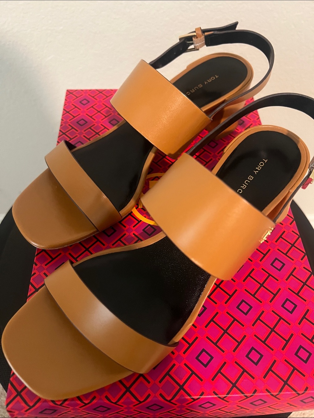 Tory Burch Double T Heel Sandals 50mm Caramel Corn/Perfect Black Size 9 NIB - Picture 8 of 11